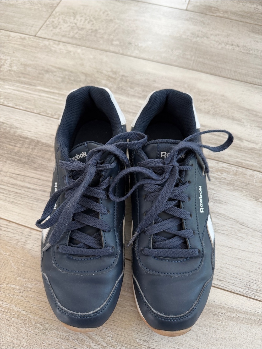 Reebok Kids ( unisex) Dark Navy Lace-Up Sneakers with White Accents